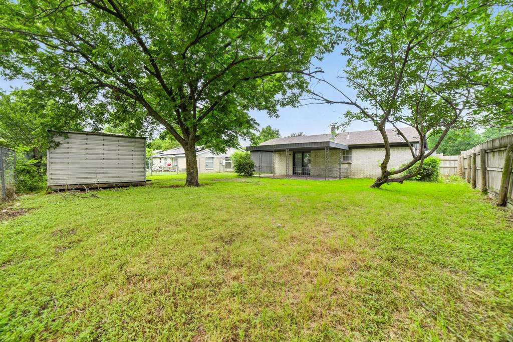 15131 Oakwood Lane Property Photo 5
