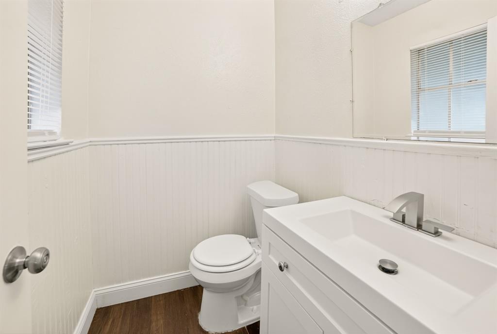 15131 Oakwood Lane Property Photo 13