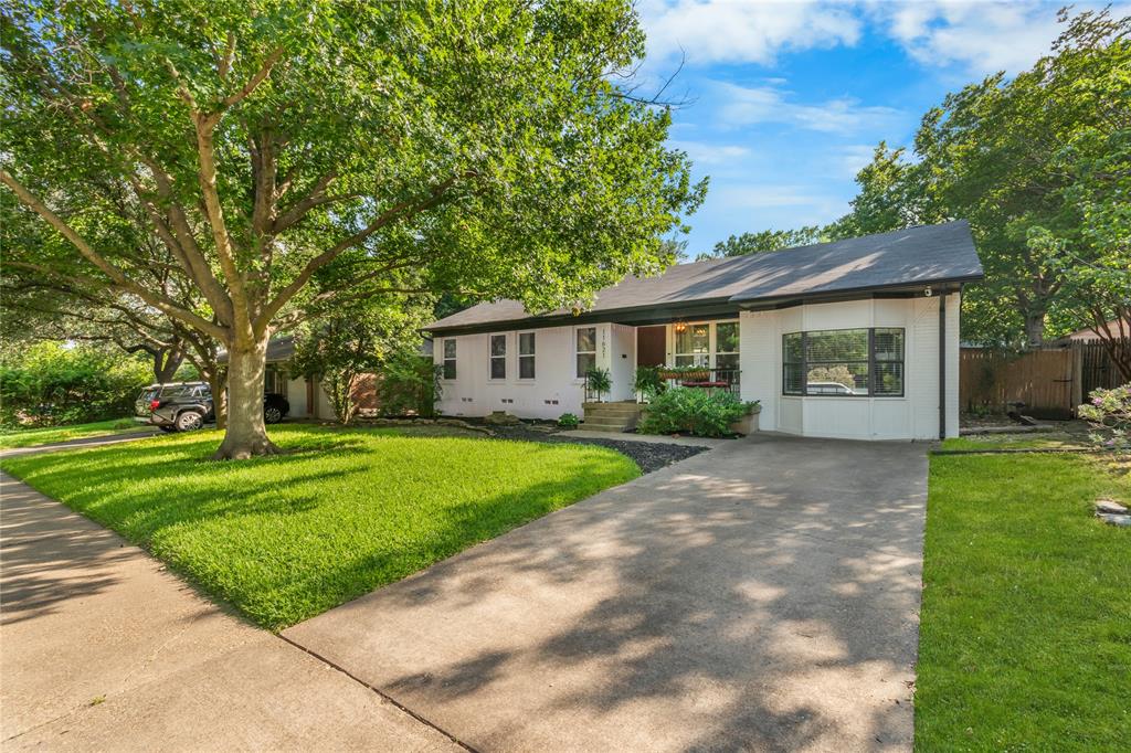 11621 Tuscany Way Property Photo 6