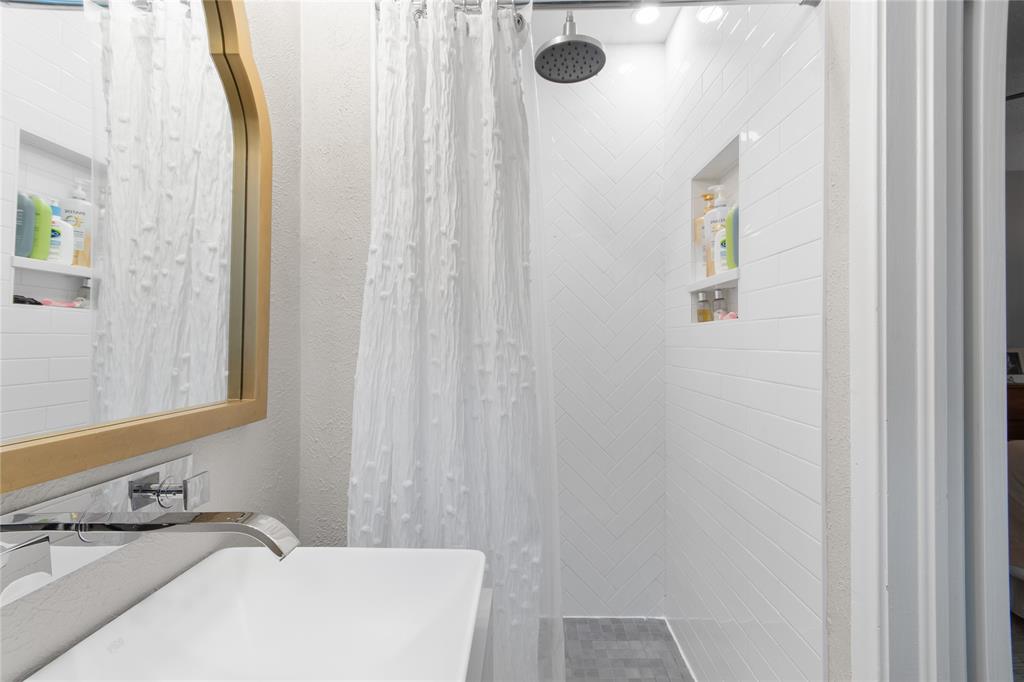 11621 Tuscany Way Property Photo 29
