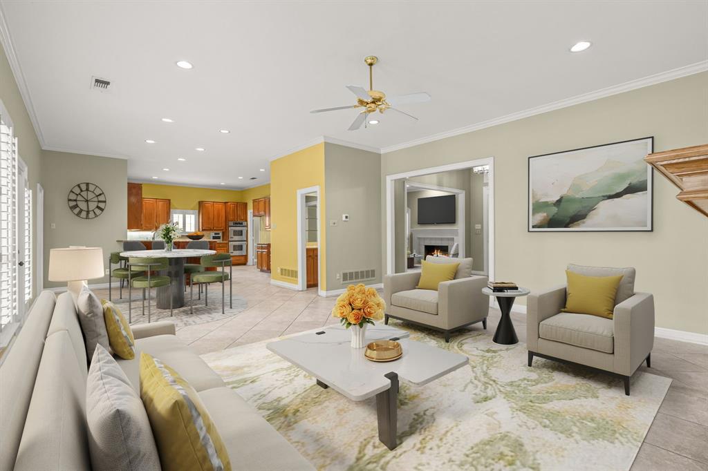 308 Southridge Lakes Parkway Property Photo 4