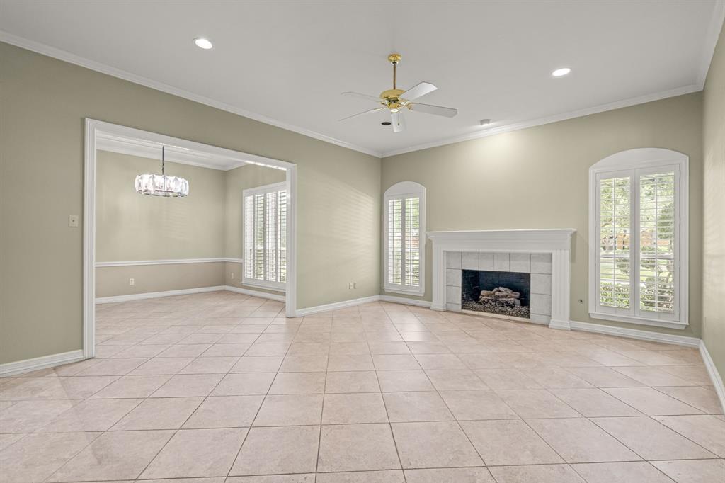 308 Southridge Lakes Parkway Property Photo 7