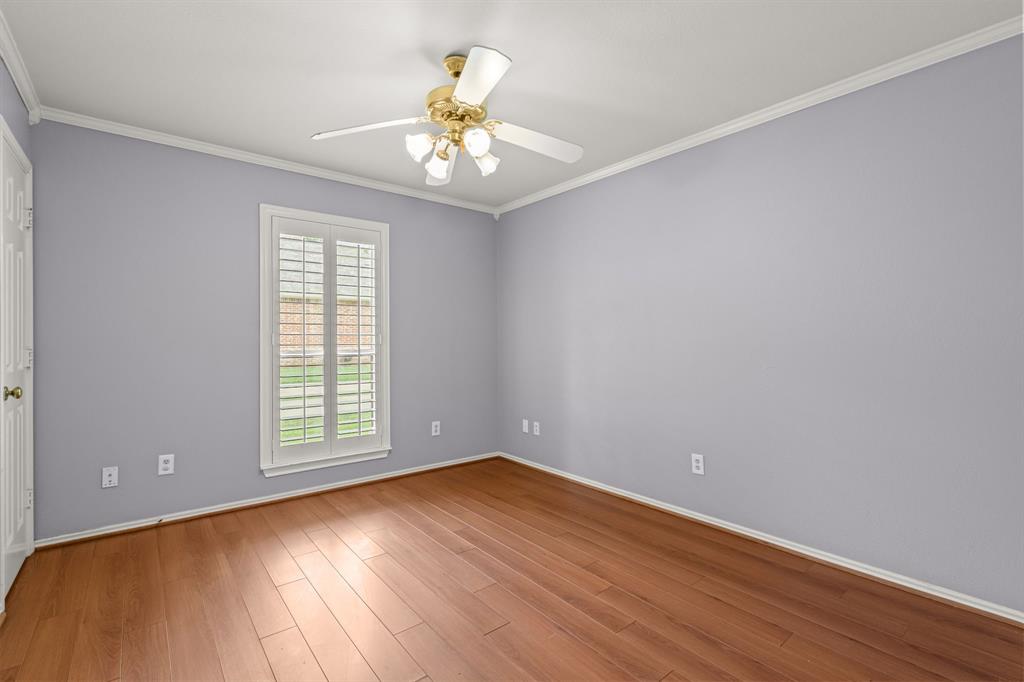 308 Southridge Lakes Parkway Property Photo 30