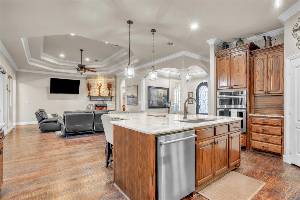 4408 Lake Breeze Drive Property Photo 8