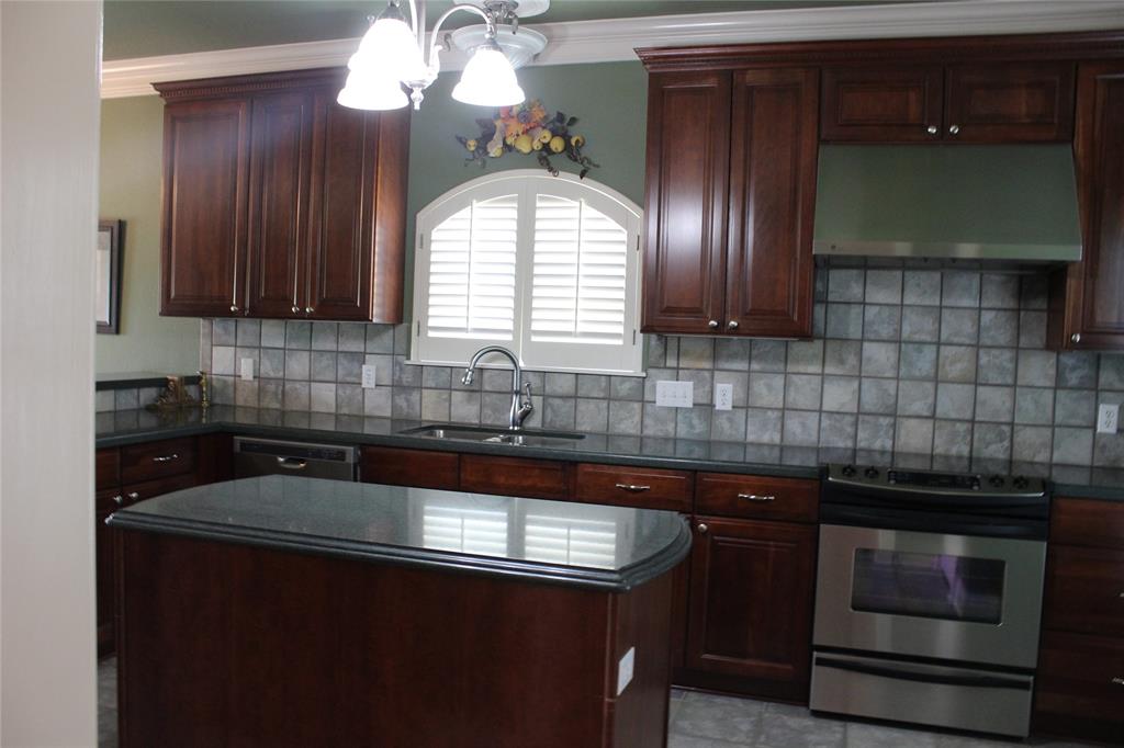 532 Hunters Run Property Photo 8