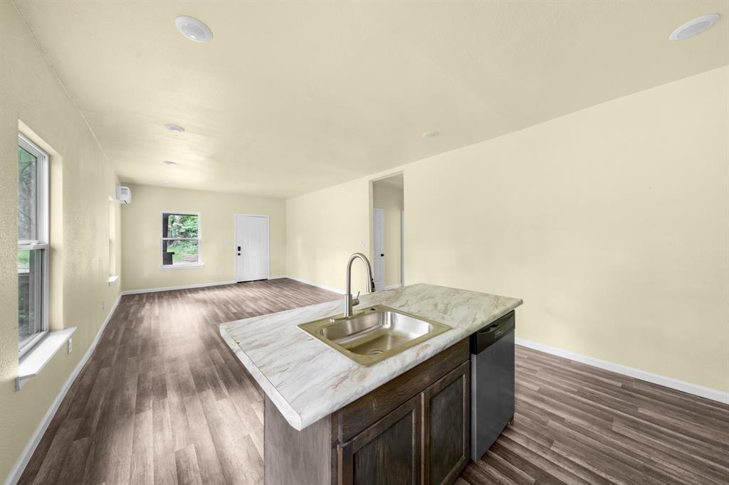 2013 West 10th Street Property Photo 7