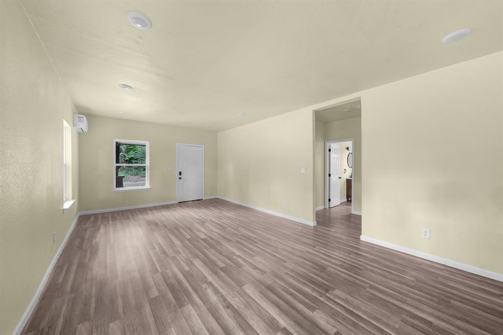 2013 West 10th Street Property Photo 8