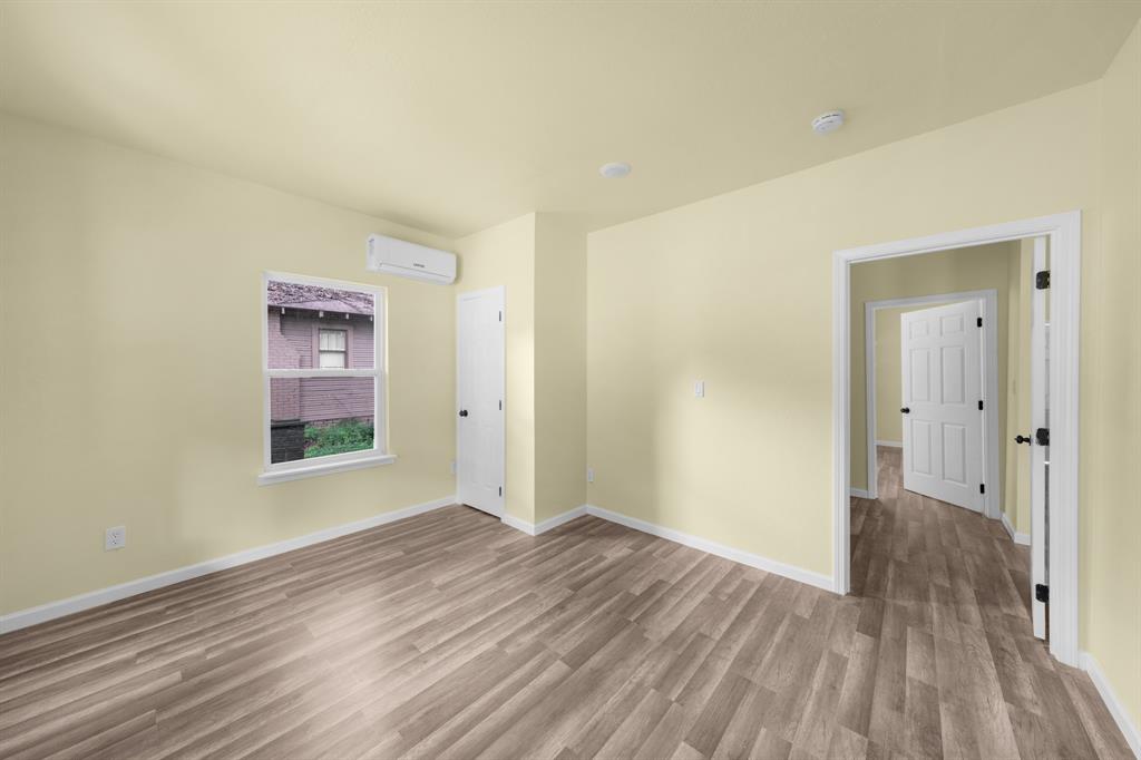 2013 West 10th Street Property Photo 15