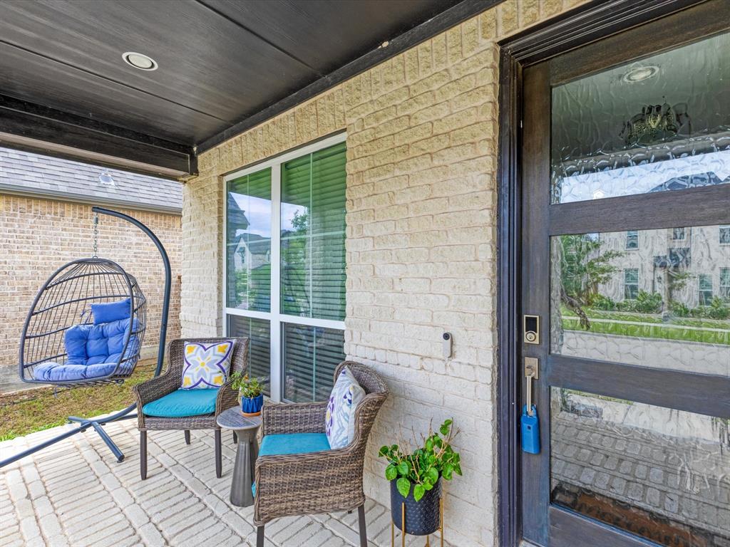 15714 Crape Myrtle Road Property Photo 3