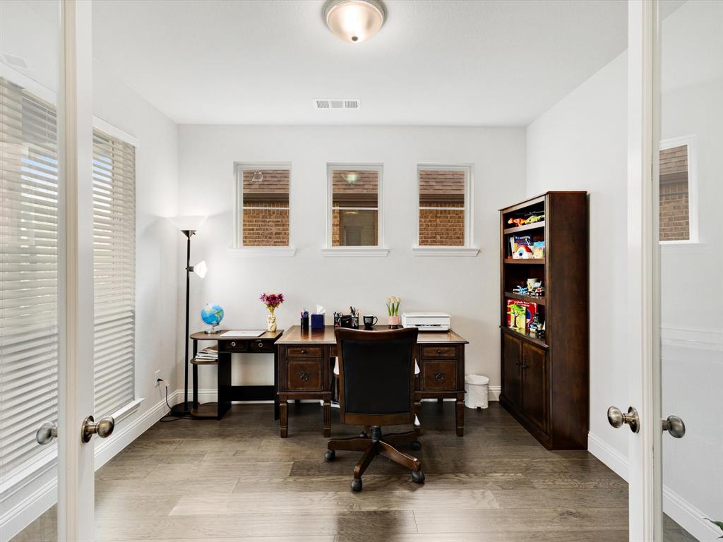 15714 Crape Myrtle Road Property Photo 10