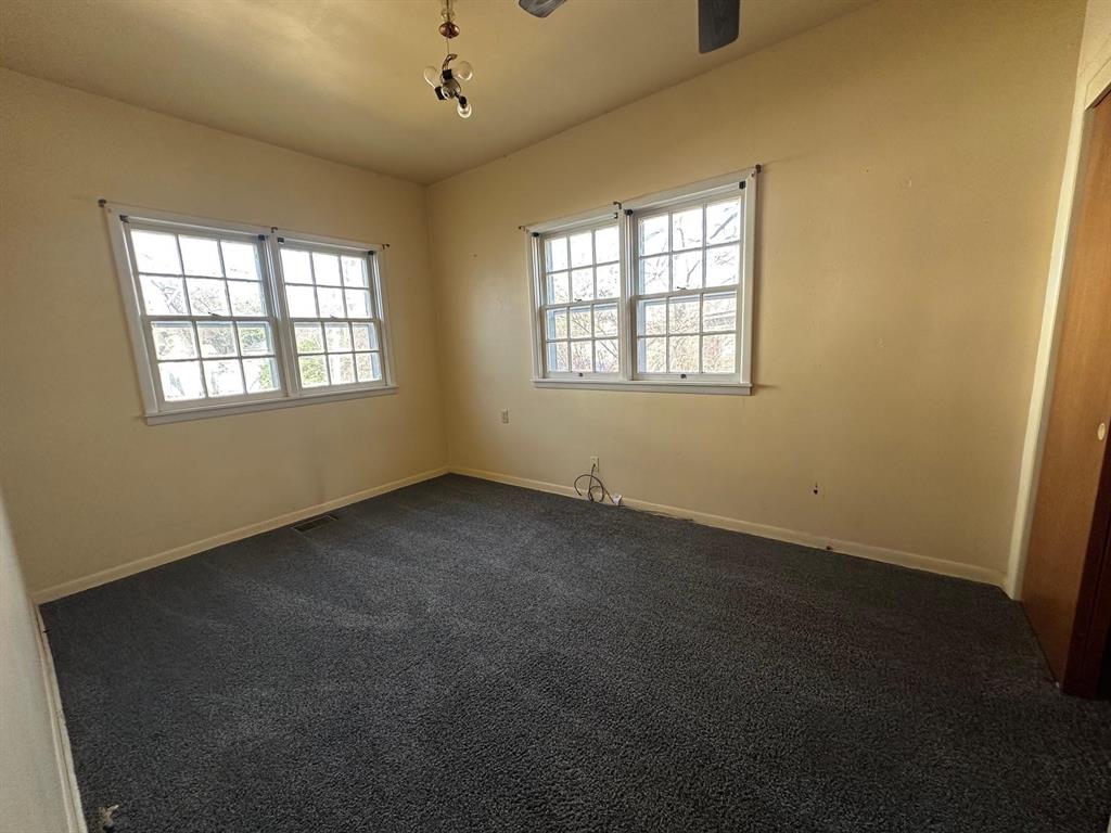 324 W Plum Street Property Photo 5