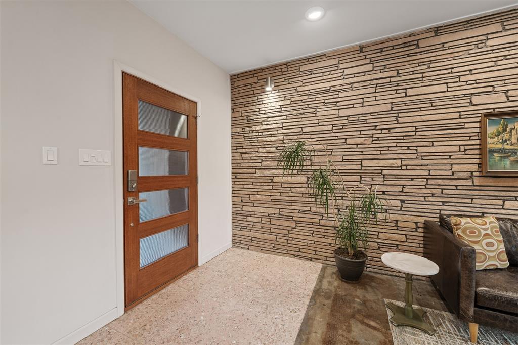511 Sunset Street Property Photo 4