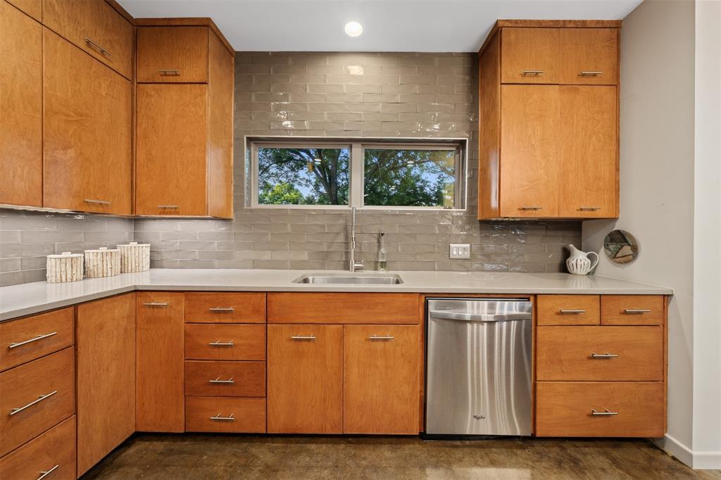 511 Sunset Street Property Photo 10