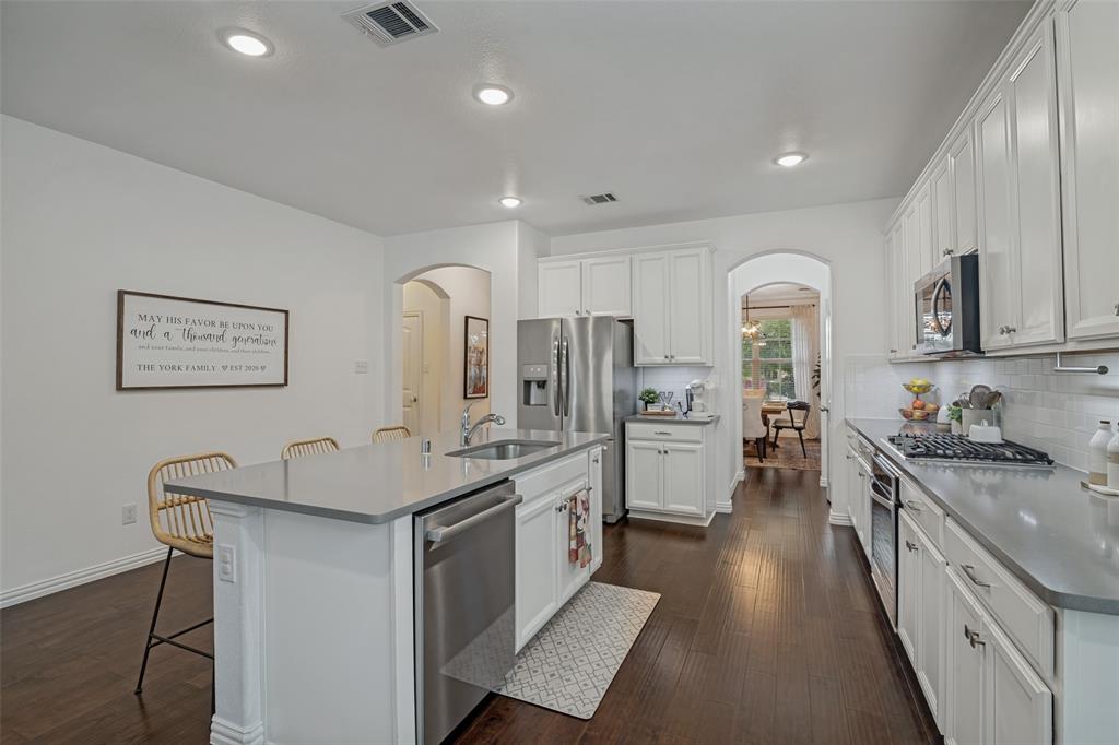 2062 Avondown Road Property Photo 8