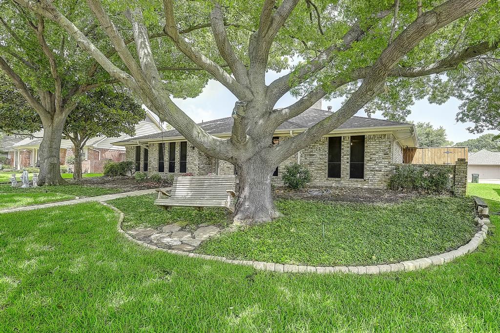 2225 Stone Creek Drive Property Photo 2