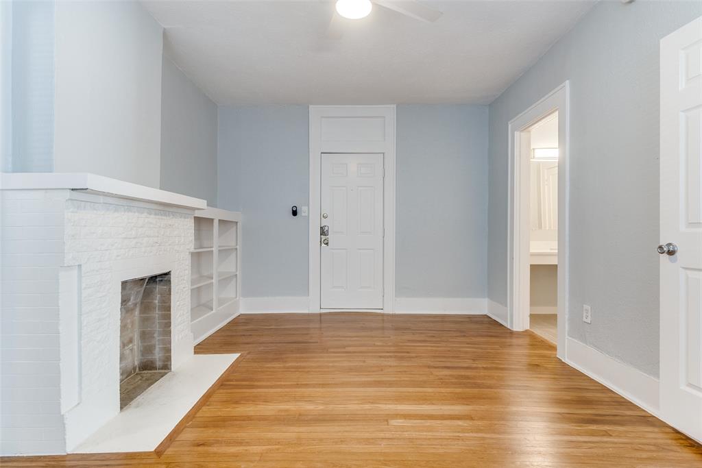 5211 Worth Street Property Photo 4