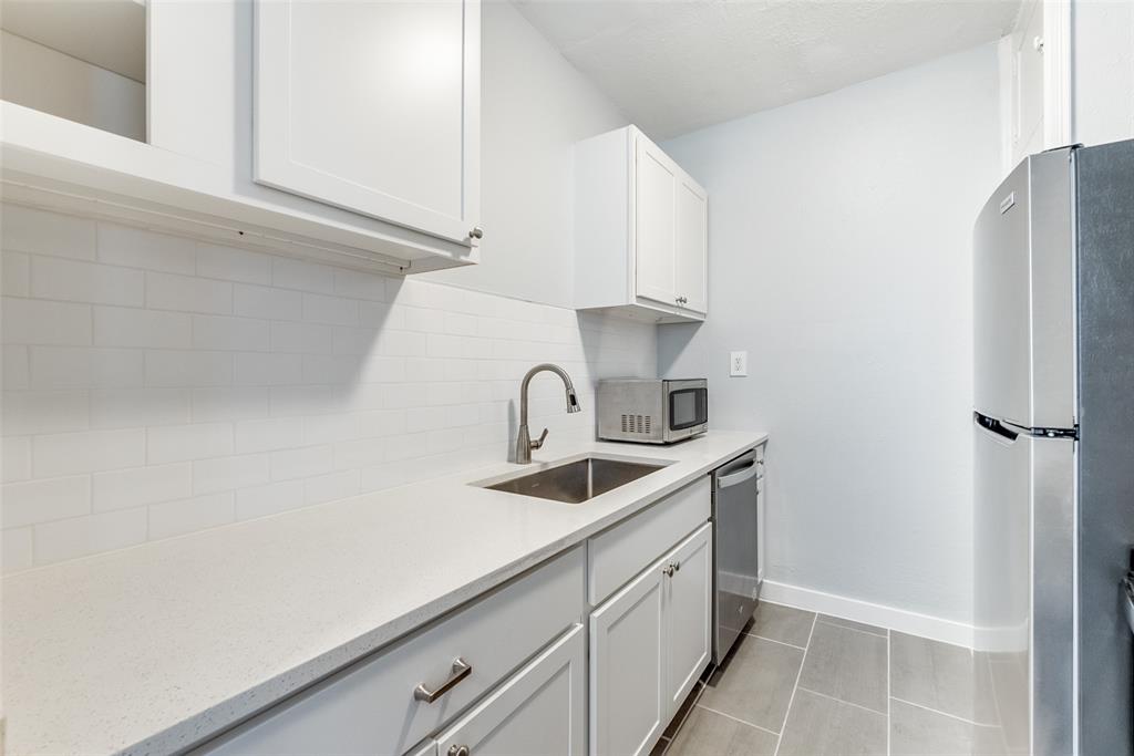 5211 Worth Street Property Photo 10