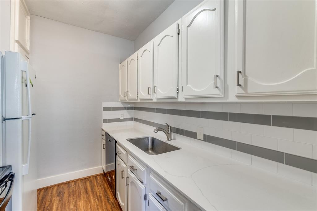 5211 Worth Street Property Photo 21
