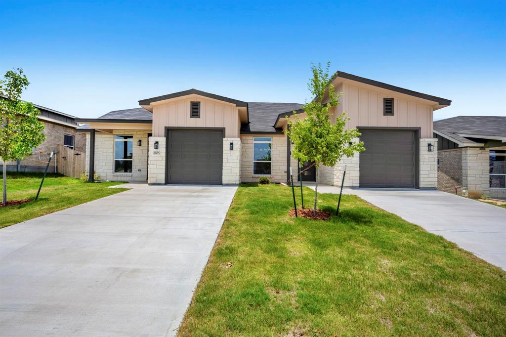 1305 Lone Pine Way Property Photo 1