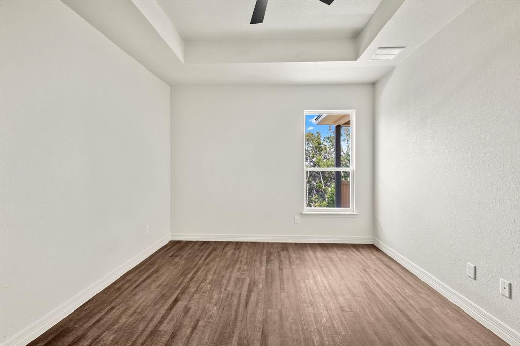 1305 Lone Pine Way Property Photo 9