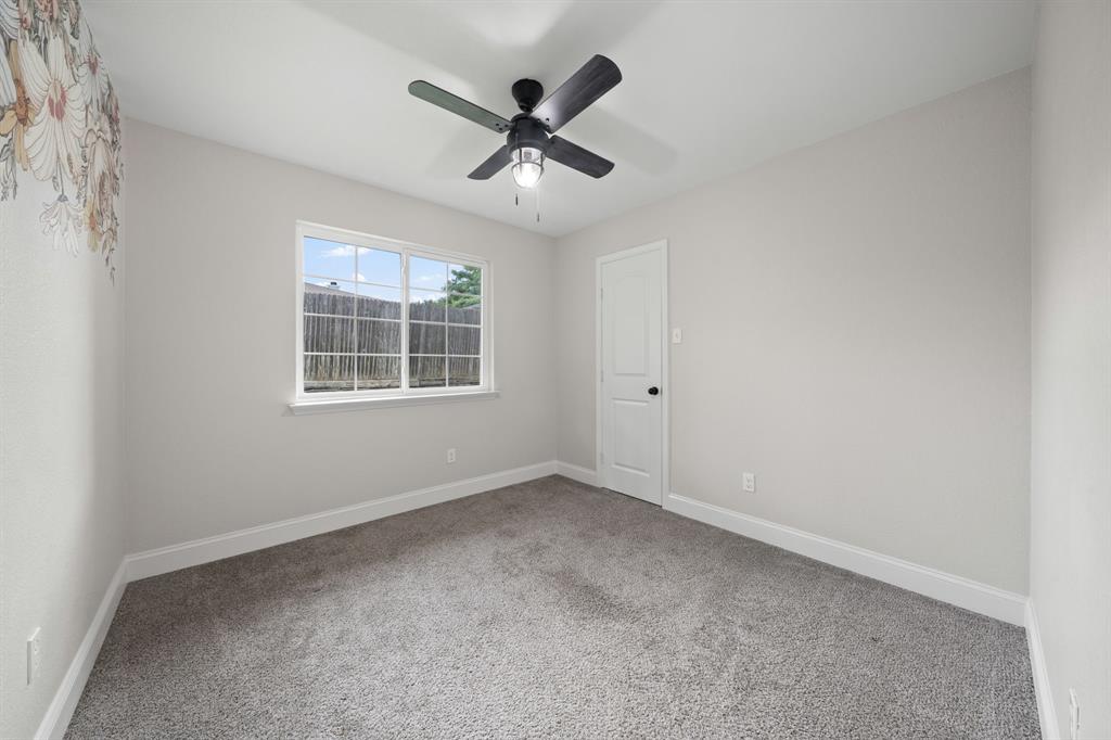 310 Valley Spring Drive Property Photo 19
