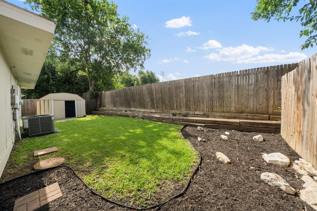 310 Valley Spring Drive Property Photo 24