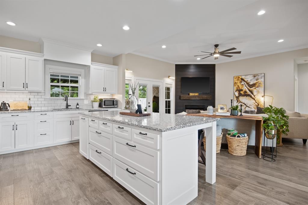2729 Stone Briar Property Photo 12