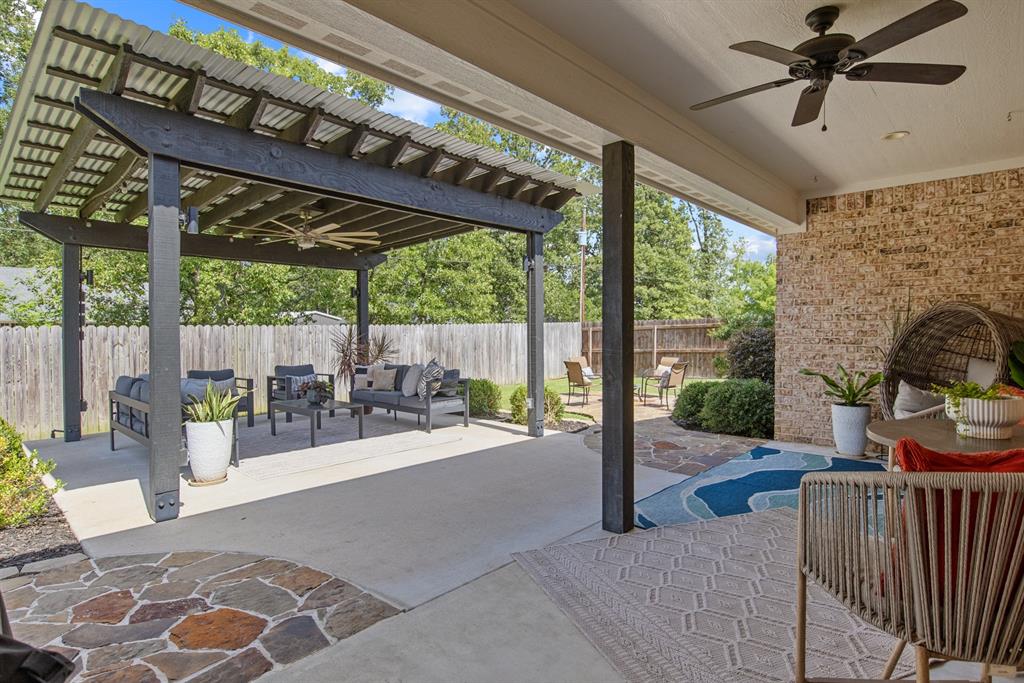 2729 Stone Briar Property Photo 28