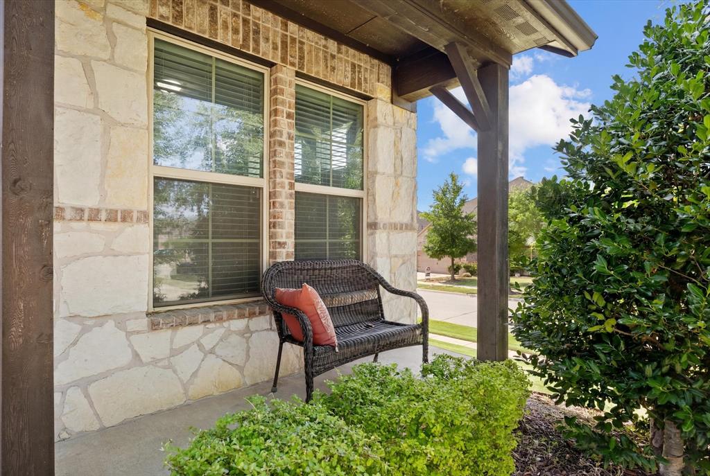2202 Blue Harbor Way Property Photo 4