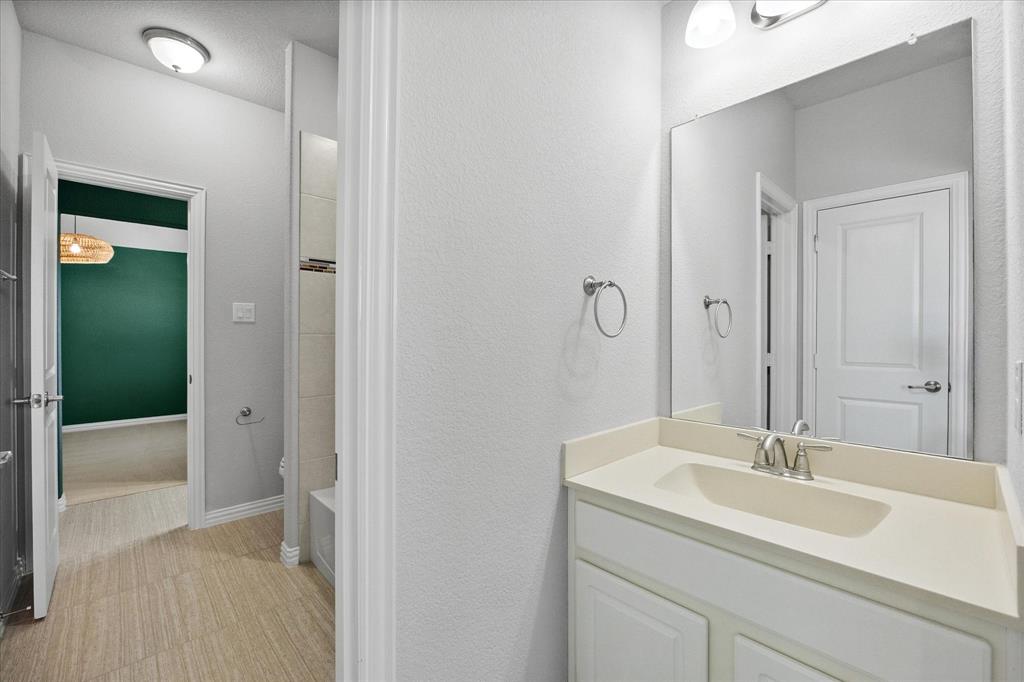 2202 Blue Harbor Way Property Photo 27