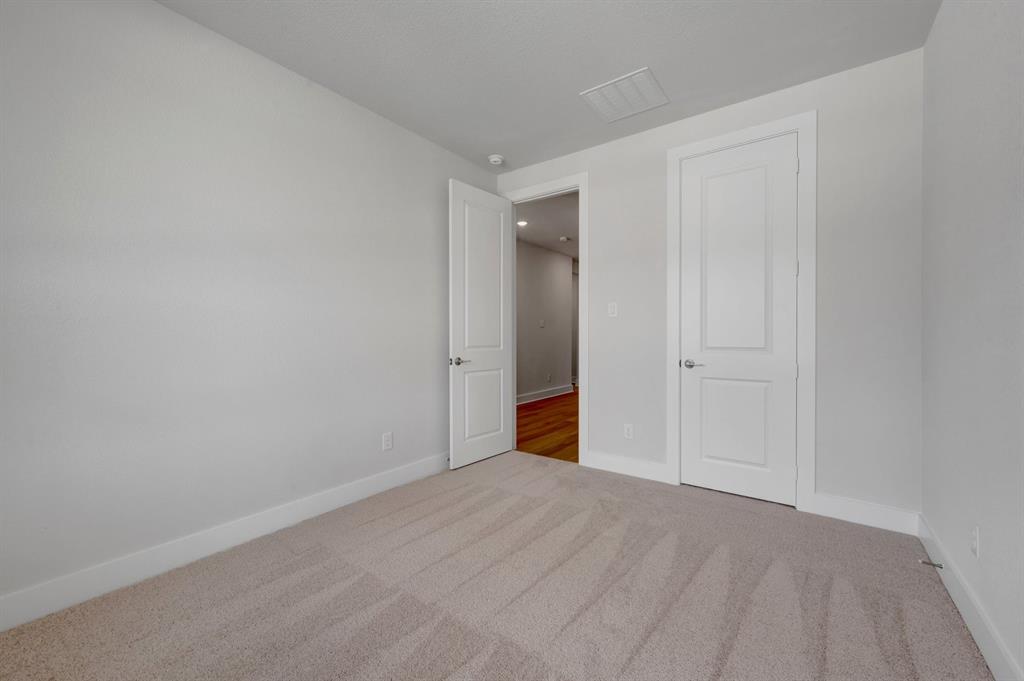 11736 Edgewood Drive Property Photo 16