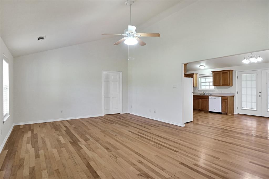 1633 Fm-3136 Property Photo 7