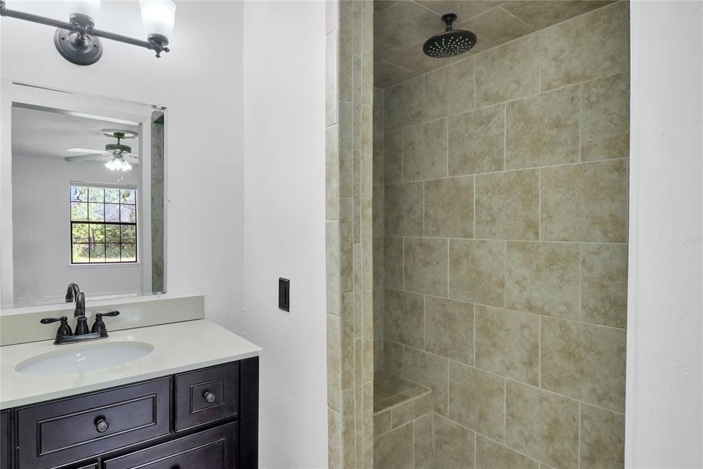 1633 Fm-3136 Property Photo 31