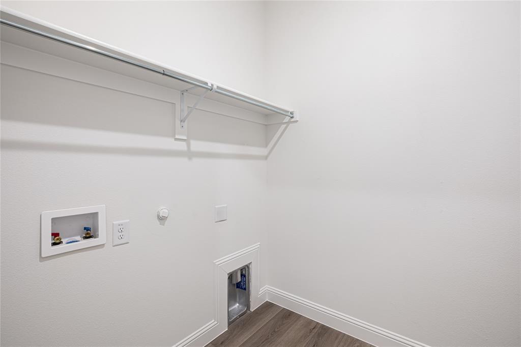2804 Manchester Court Property Photo 9