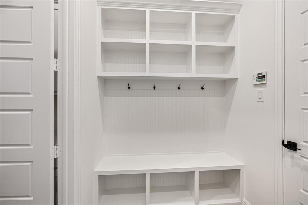 2804 Manchester Court Property Photo 10