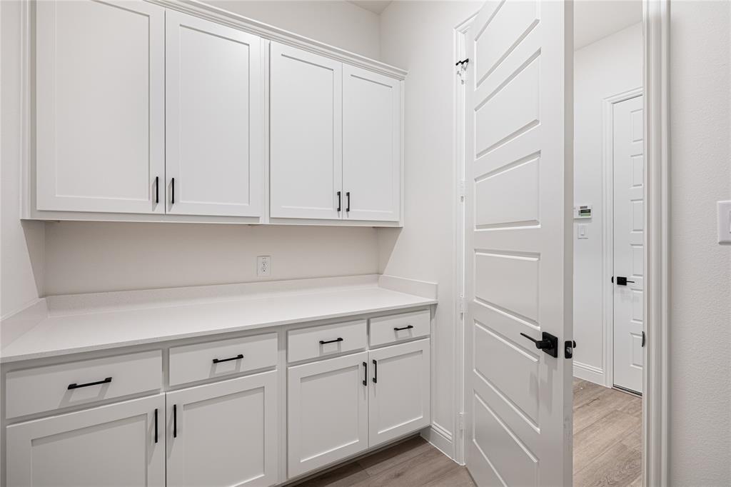 2804 Manchester Court Property Photo 11