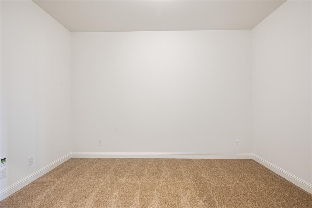 2804 Manchester Court Property Photo 12