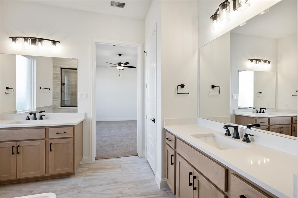 2804 Manchester Court Property Photo 16