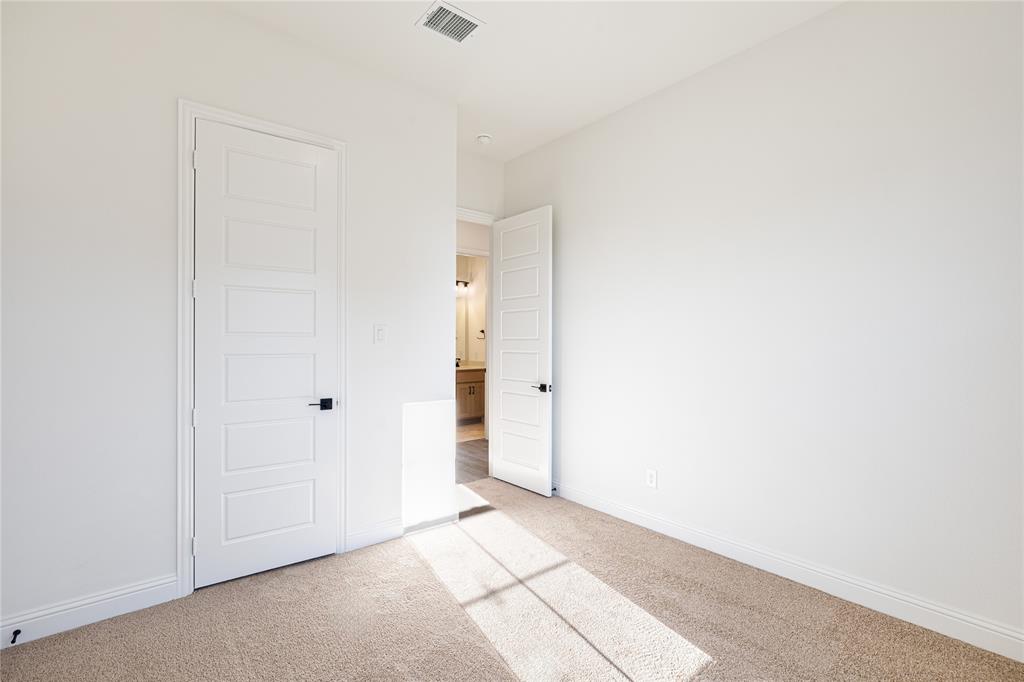 2804 Manchester Court Property Photo 24