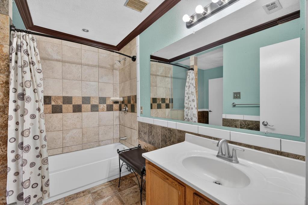 10320 Carolina Oaks Drive Property Photo 9