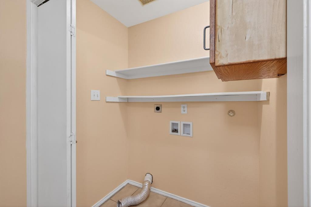 10320 Carolina Oaks Drive Property Photo 12
