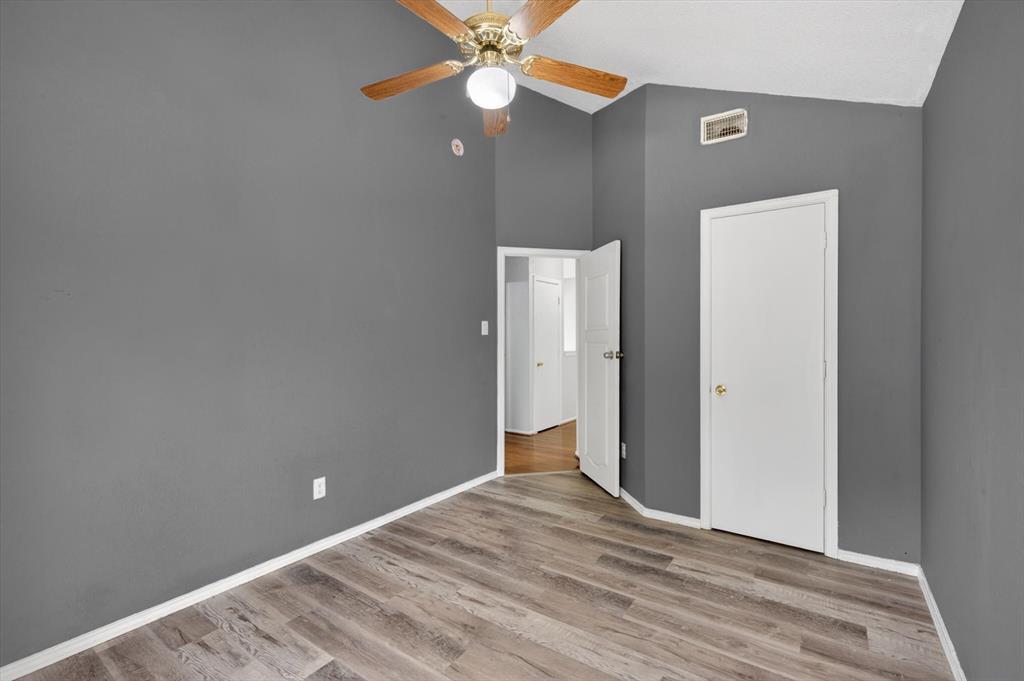 10320 Carolina Oaks Drive Property Photo 14