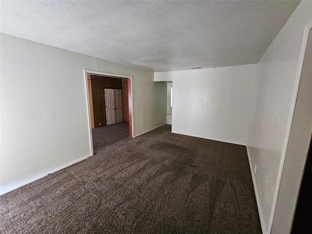 1621 E Park Boulevard Property Photo 2