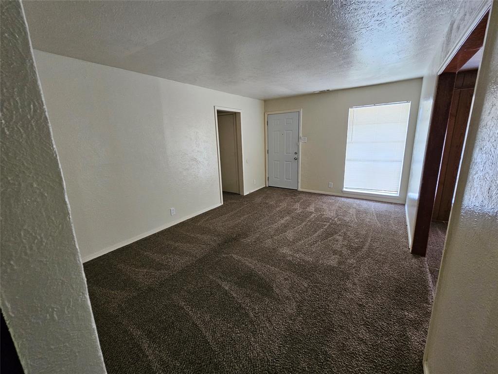 1621 E Park Boulevard Property Photo 3