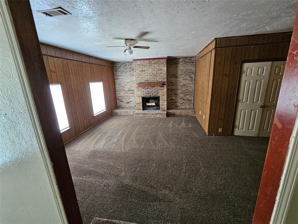 1621 E Park Boulevard Property Photo 4