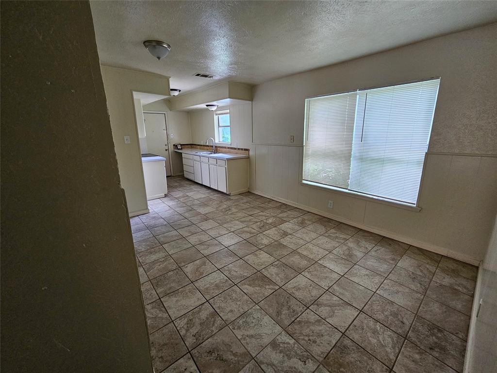 1621 E Park Boulevard Property Photo 7