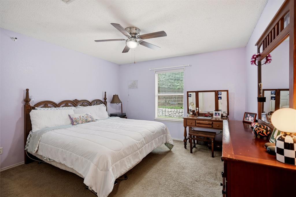 1213 Hampton Drive Property Photo 6