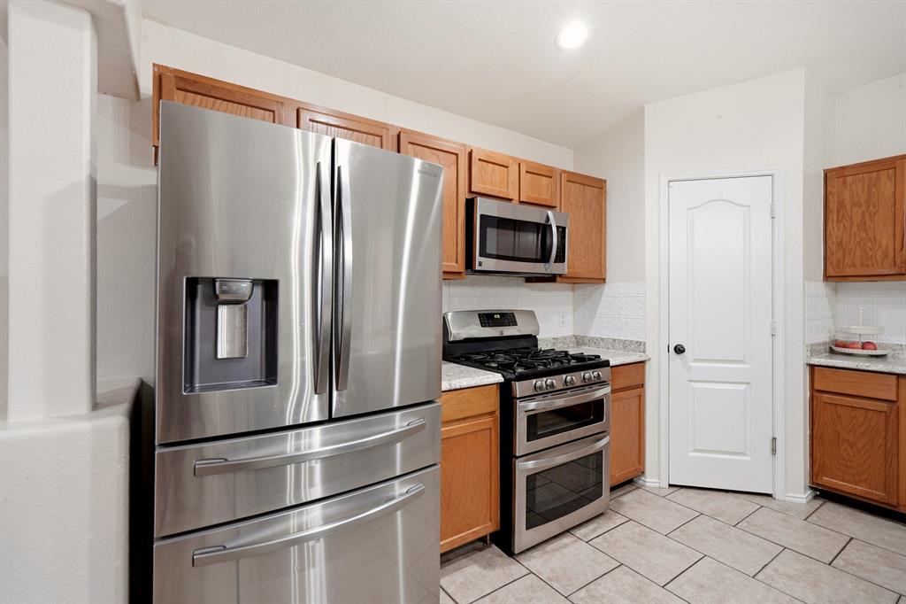 1213 Hampton Drive Property Photo 11