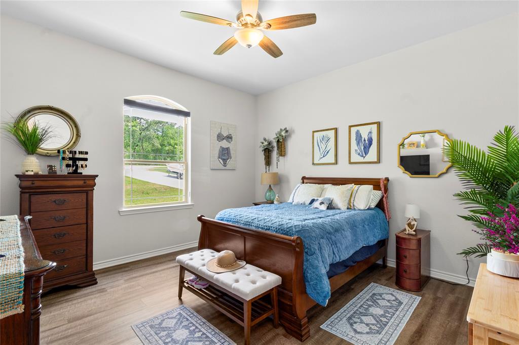 450 County Road 3674 Property Photo 21