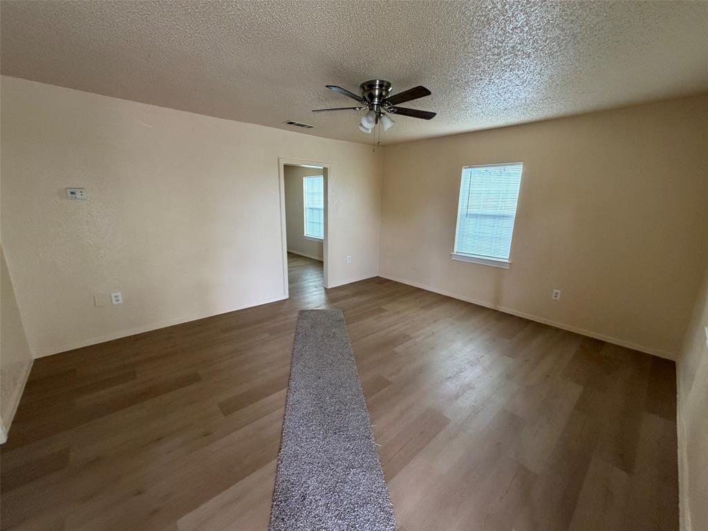 1114 Thorpe Springs Road Property Photo 3